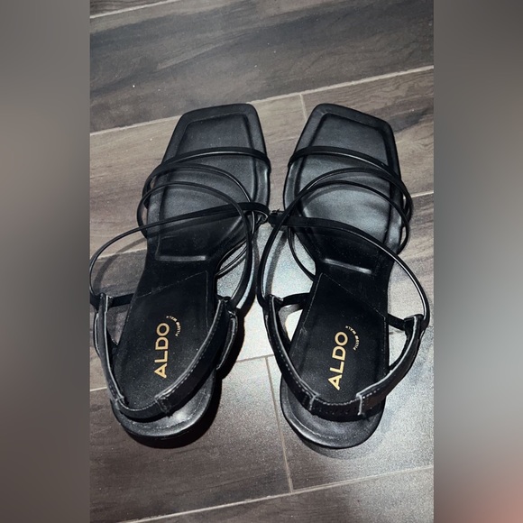 Brand new Aldo heels . - Picture 4 of 4